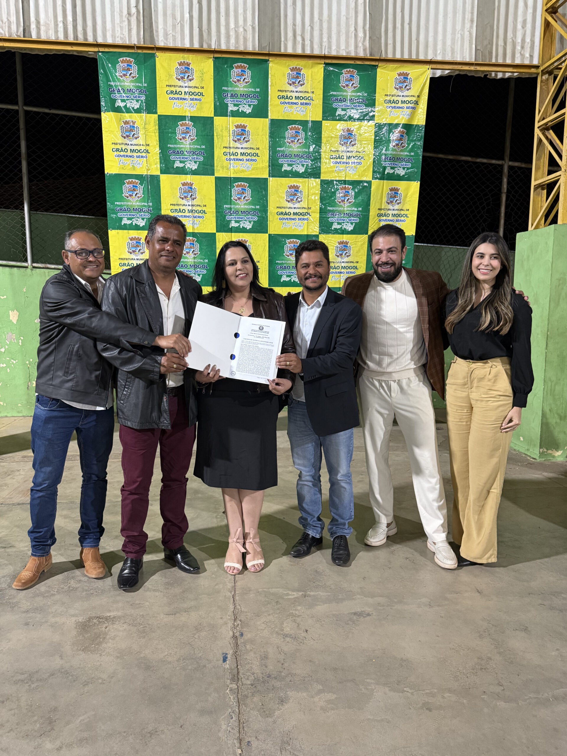 Entrega de escrituras registradas em Grão Mogol – MG