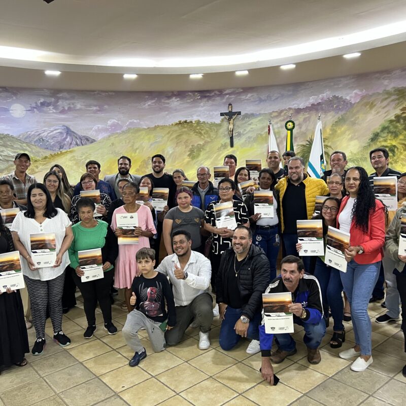Entrega de escrituras registradas em Caldas – MG