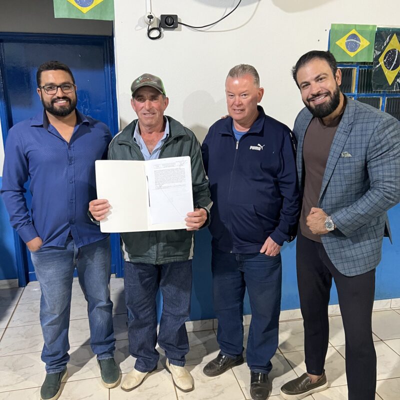 Entrega de escrituras registradas em Ipuiúna – MG