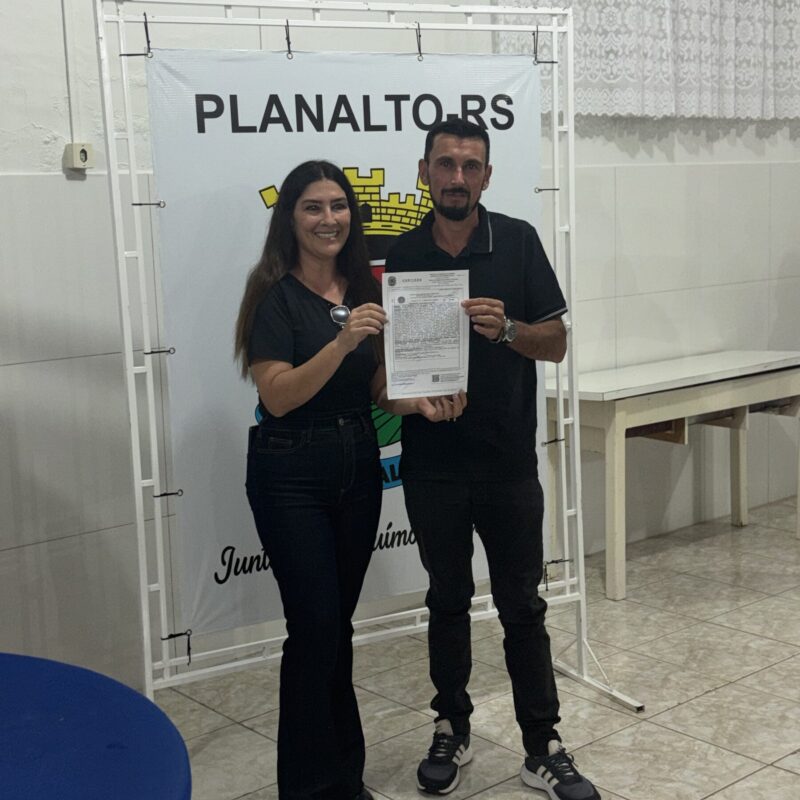 Entrega de escrituras registradas em Planalto – RS