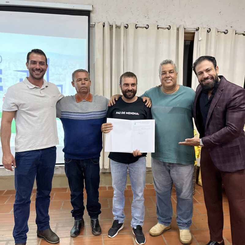 Entrega de escrituras registradas em Piedade dos Gerais – MG